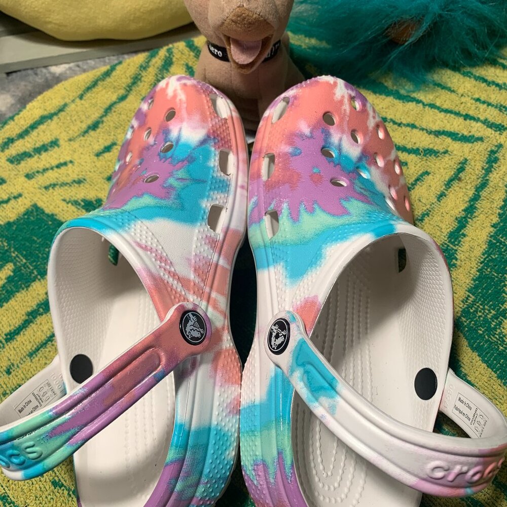 Women's Size 7.0 CROCS Slip-On Clog Style Shoes Tie-Dye Design Great Condition